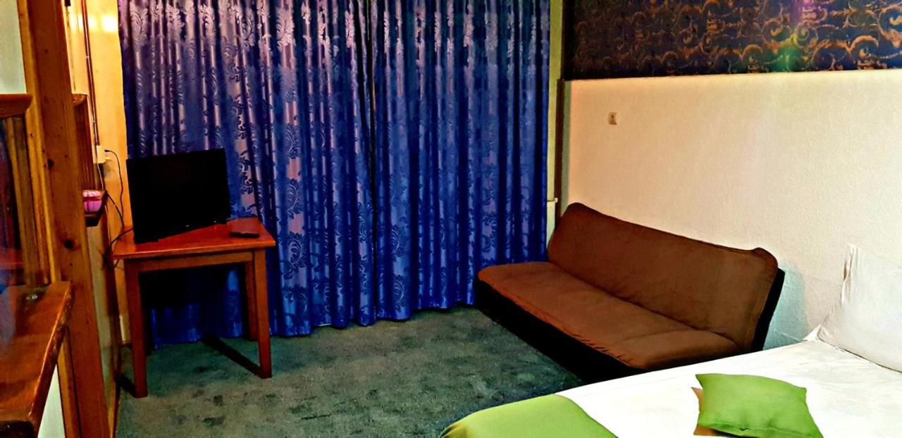 Pensiunea Micutul Vrajitor Arefu Ngoại thất bức ảnh